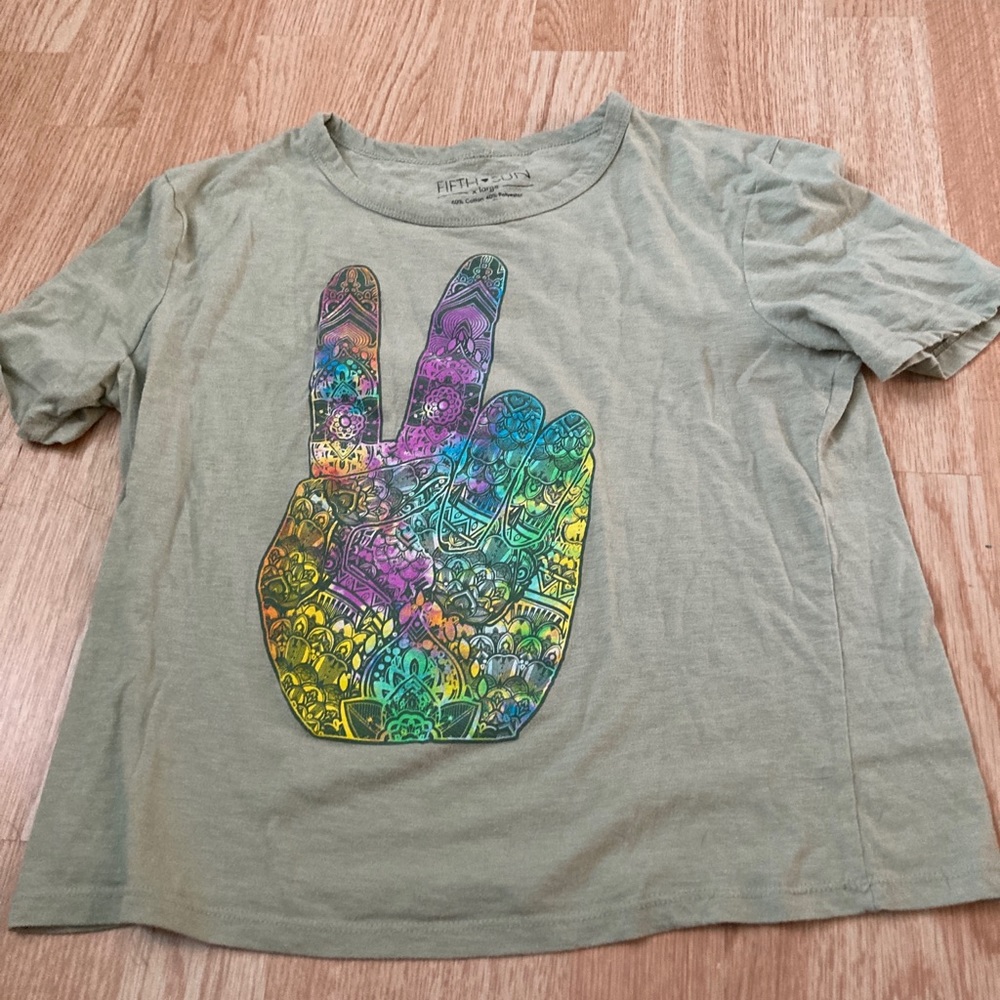 Fifth sun shirt slightly cropped